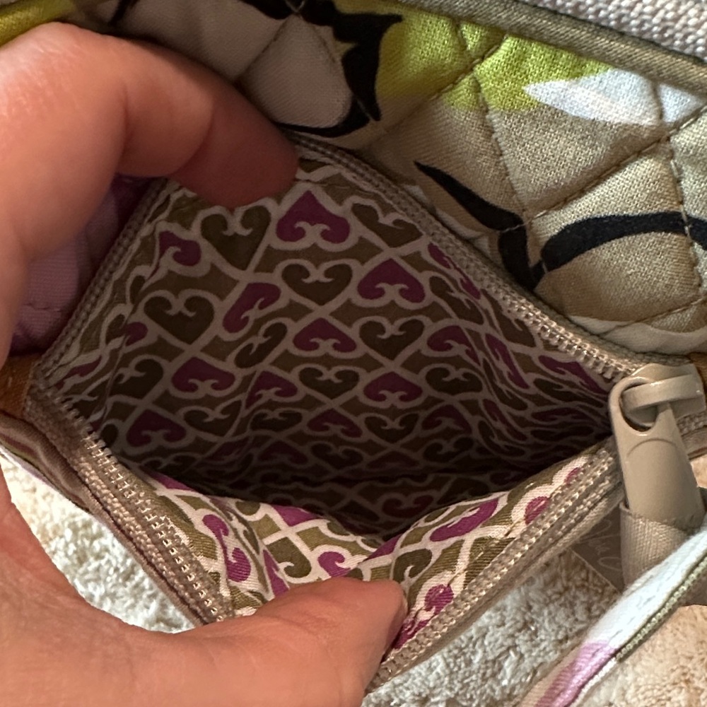 Vera Bradley Multicolor Quilted Crossbody Bag - Picture 5 of 11